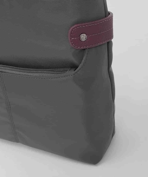 MK MICHEL KLEIN（エムケーミッシェルクラン）の「[撥水/軽量]アクセントレザースクエアショルダーバッグ（ショルダーバッグ・レディース・グレー/グリーン/ボルドー/キナリ・00）」の7枚目の写真