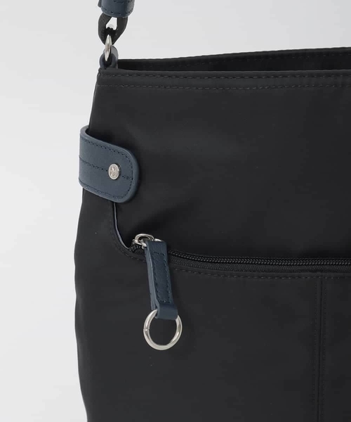 MK MICHEL KLEIN（エムケーミッシェルクラン）の「[撥水/軽量]アクセントレザースクエアショルダーバッグ（ショルダーバッグ・レディース・グレー/グリーン/ボルドー/キナリ・00）」の14枚目の写真