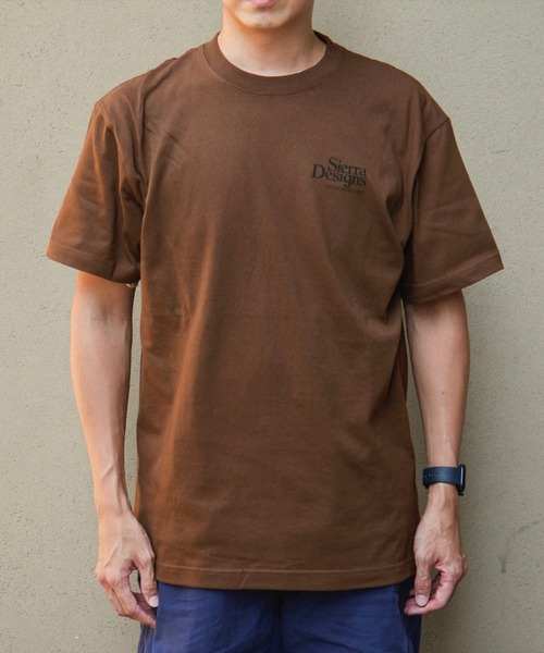 SIERRA DESIGNS(シェラデザイン)の「大人のロゴTシャツ、限定先行販売【SIERRA DESIGNS】SD LOGO TEE コットンTシャツ(Tシャツ/カットソー・メンズ・ホワイト/ブラック/インディゴブルー/ブラウン・LARGE/X-LARGE/MEDIUM)」の3枚目の写真
