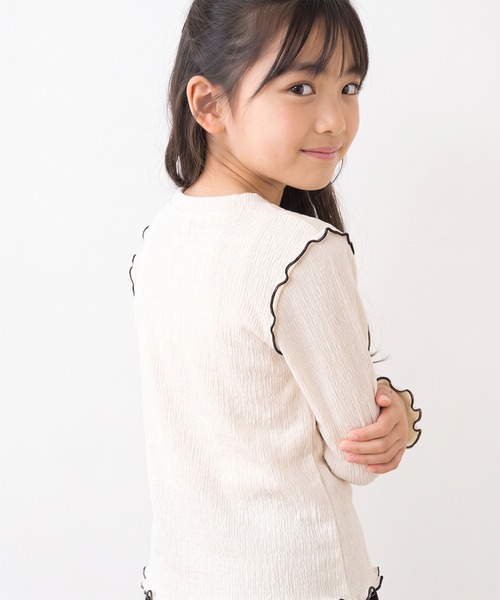 aimoha(アイモハ)の「【aimoha KIDS】リボンモチーフ メローフリル長袖Tシャツ(Tシャツ/カットソー・キッズ・ブラック/ライトベージュ・110/100/120/130)」の10枚目の写真