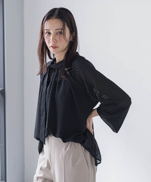 LAUTREAMONT(ロートレアモン)の「フロッキードットプリントブラウス(シャツ/ブラウス・レディース・ブラック/ボルドー・9号)」の11枚目の写真