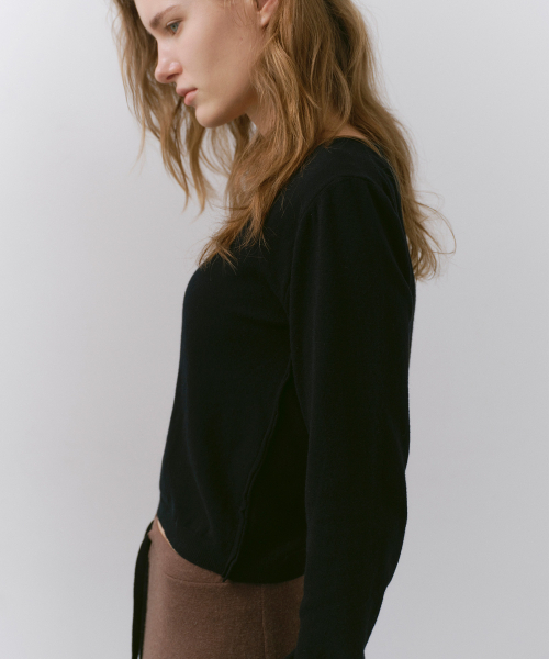 CACELE(カッセル)の「ライン セミクロップニット、ブラック(ニット/セーター・レディース・その他・FREE)」の3枚目の写真