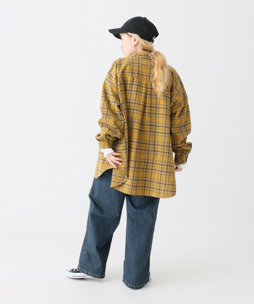 HEART MARKET（ハートマーケット）の「チェックシャツチュニック（ビジネスシャツ・レディース・グレー/ベージュ/レッド/グリーン/イエロー/ネイビー・FREE）」の9枚目の写真