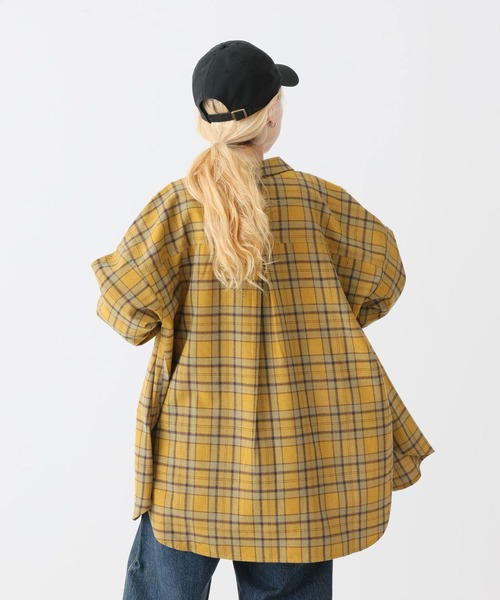 HEART MARKET（ハートマーケット）の「チェックシャツチュニック（ビジネスシャツ・レディース・グレー/ベージュ/レッド/グリーン/イエロー/ネイビー・FREE）」の12枚目の写真