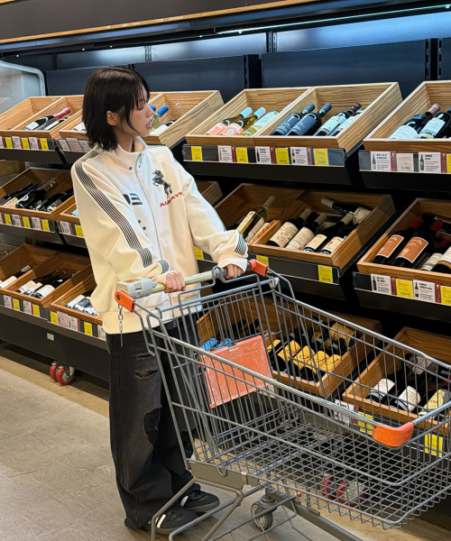 AMOU（アモウ）の「AMOU Horse Track Jacket CREAM（ナイロンジャケット・レディース・その他・1/2）」の2枚目の写真