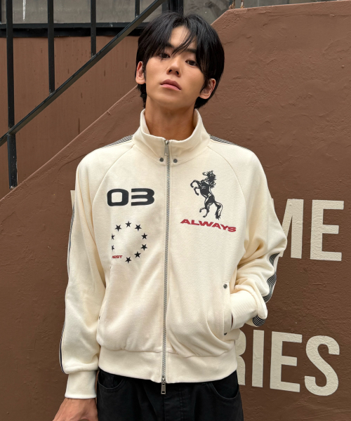 AMOU（アモウ）の「AMOU Horse Track Jacket CREAM（ナイロンジャケット・レディース・その他・1/2）」の5枚目の写真