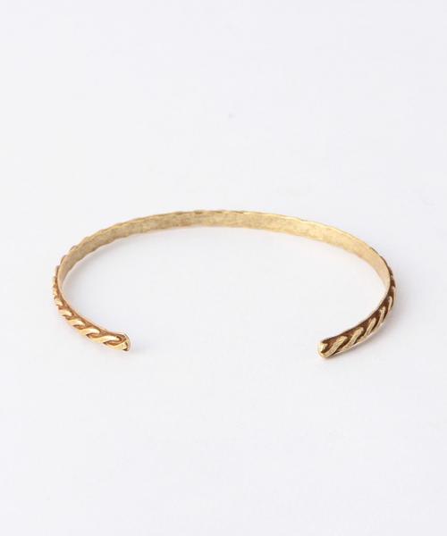 green label relaxing(グリーンレーベルリラクシング)の「OJO DE MEX BC バングル S7(バングル/リストバンド・メンズ・ゴールド・FREE)」の2枚目の写真