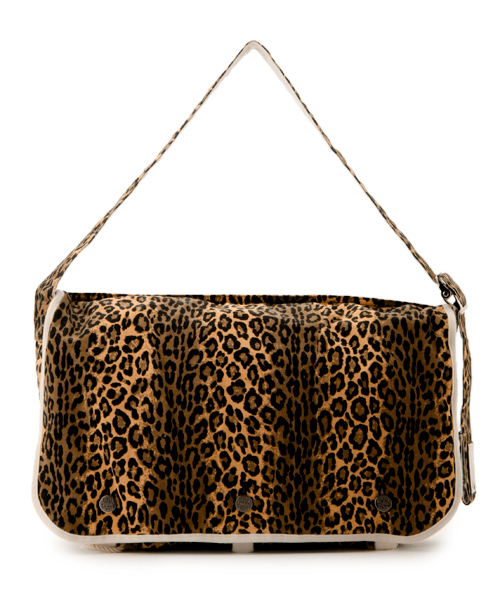WACKO MARIA（ワコマリア）の「WACKO MARIA×PORTER MESSENGER BAG SMALL（LEOPARD）（ショルダーバッグ・メンズ・ホワイト/ブラウン/ピンク/グリーン/ロイヤルブルー・ONE SIZE）」の3枚目の写真