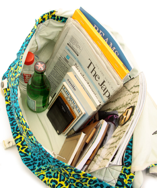 WACKO MARIA（ワコマリア）の「WACKO MARIA×PORTER MESSENGER BAG SMALL（LEOPARD）（ショルダーバッグ・メンズ・ホワイト/ブラウン/ピンク/グリーン/ロイヤルブルー・ONE SIZE）」の10枚目の写真