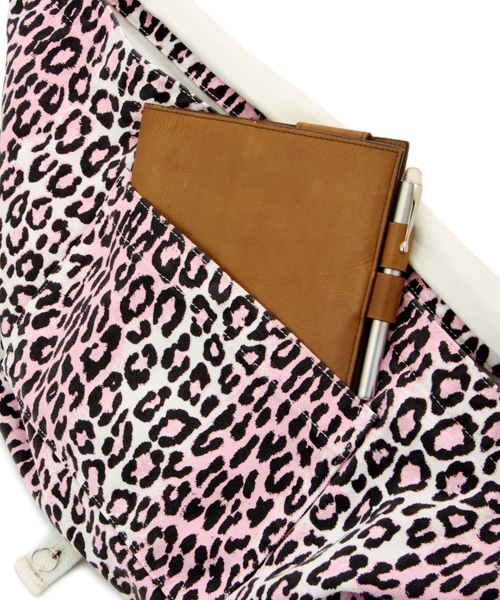 WACKO MARIA（ワコマリア）の「WACKO MARIA×PORTER MESSENGER BAG SMALL（LEOPARD）（ショルダーバッグ・メンズ・ホワイト/ブラウン/ピンク/グリーン/ロイヤルブルー・ONE SIZE）」の22枚目の写真