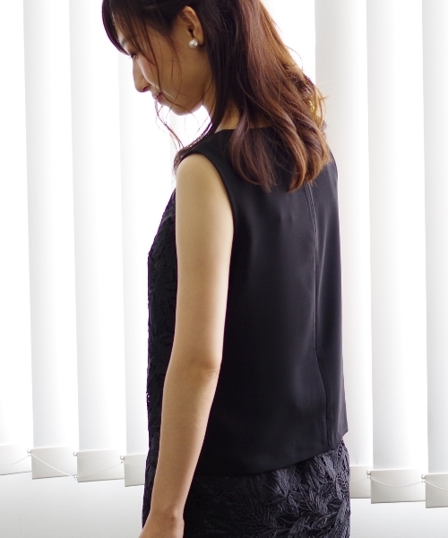 NARACAMICIE(ナラカミーチェ)の「【セットアップ対応】リーフケミカルレースノースリーブブラウス(シャツ/ブラウス・レディース・ブラック・MEDIUM/SMALL/LARGE)」の2枚目の写真