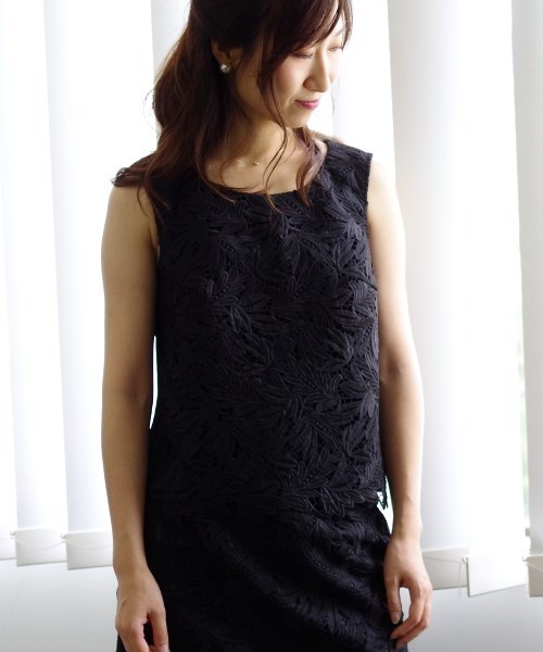 NARACAMICIE(ナラカミーチェ)の「【セットアップ対応】リーフケミカルレースノースリーブブラウス(シャツ/ブラウス・レディース・ブラック・MEDIUM/SMALL/LARGE)」の13枚目の写真