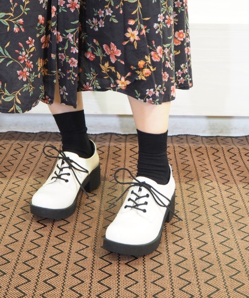 byあしながおじさん(バイアシナガオジサン)の「厚底レースアップシューズ -8980441(ドレスシューズ・レディース・ブラック/ワインレッド/クリアブラック/ホワイト/ピンク/イエロー/ライトホワイト/ブラック系その他/カーキ/ブラック系その他2/パイソン・22.5cm/23.0cm/23.5cm/24.0cm/24.5cm/22.0cm/25.0cm)」の3枚目の写真