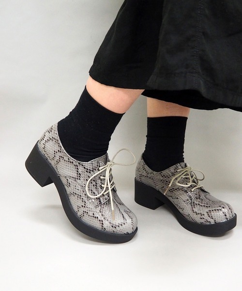 byあしながおじさん(バイアシナガオジサン)の「厚底レースアップシューズ -8980441(ドレスシューズ・レディース・ブラック/ワインレッド/クリアブラック/ホワイト/ピンク/イエロー/ライトホワイト/ブラック系その他/カーキ/ブラック系その他2/パイソン・22.5cm/23.0cm/23.5cm/24.0cm/24.5cm/22.0cm/25.0cm)」の11枚目の写真