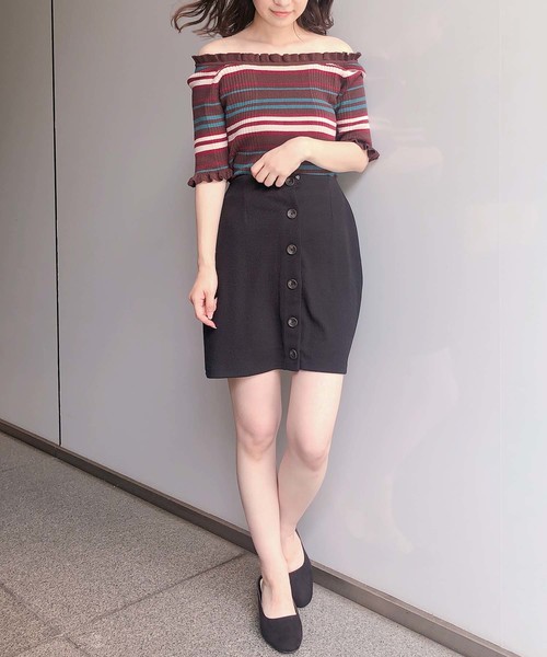 one after another NICE CLAUP(ワンアフターアナザーナイスクラップ)の「フリフリオフショルダートップス(ニット/セーター・レディース・オフホワイト/ブラック/ブラウン系その他/グリーン系その他/パープル系その他・FREE)」の9枚目の写真