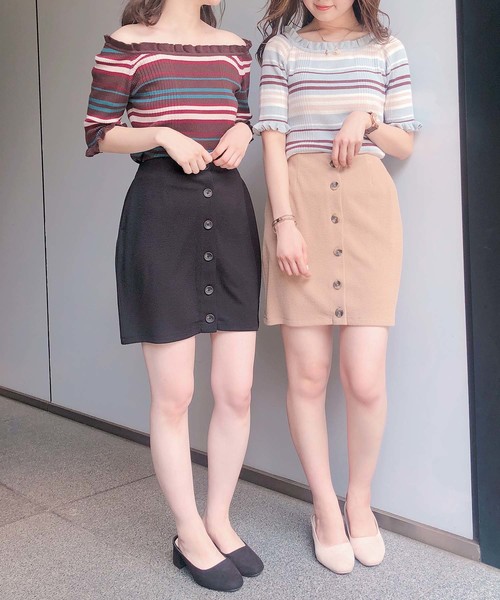 one after another NICE CLAUP(ワンアフターアナザーナイスクラップ)の「フリフリオフショルダートップス(ニット/セーター・レディース・オフホワイト/ブラック/ブラウン系その他/グリーン系その他/パープル系その他・FREE)」の13枚目の写真