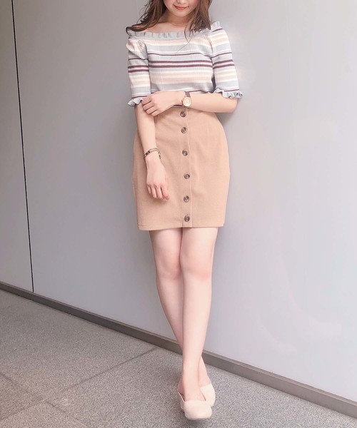 one after another NICE CLAUP(ワンアフターアナザーナイスクラップ)の「フリフリオフショルダートップス(ニット/セーター・レディース・オフホワイト/ブラック/ブラウン系その他/グリーン系その他/パープル系その他・FREE)」の16枚目の写真