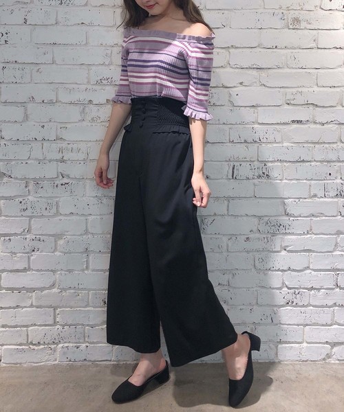 one after another NICE CLAUP(ワンアフターアナザーナイスクラップ)の「フリフリオフショルダートップス(ニット/セーター・レディース・オフホワイト/ブラック/ブラウン系その他/グリーン系その他/パープル系その他・FREE)」の20枚目の写真