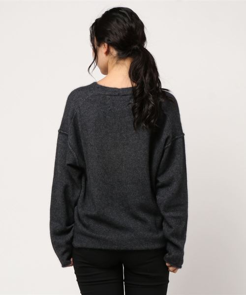 TODAYFUL（トゥデイフル）の「ソフトラクーンニット（ニット/セーター・レディース・チャコールグレー/モカ・FREE）」の14枚目の写真