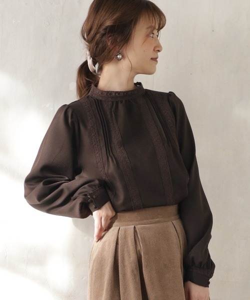 one after another NICE CLAUP(ワンアフターアナザーナイスクラップ)の「【ZOZO限定】スタンドカラー レース付きブラウス(シャツ/ブラウス・レディース・ブラウン/オフホワイト/ピンクベージュ・FREE)」の3枚目の写真