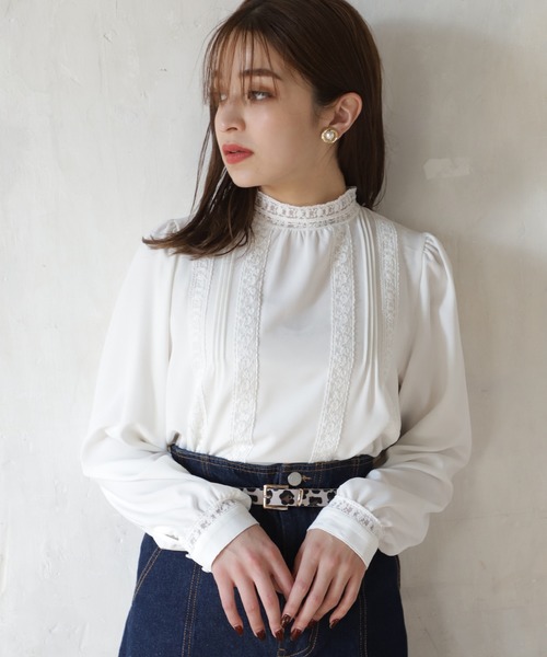 one after another NICE CLAUP(ワンアフターアナザーナイスクラップ)の「【ZOZO限定】スタンドカラー レース付きブラウス(シャツ/ブラウス・レディース・ブラウン/オフホワイト/ピンクベージュ・FREE)」の2枚目の写真
