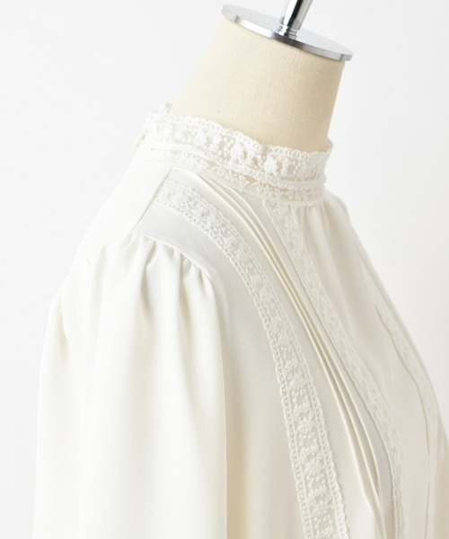 one after another NICE CLAUP(ワンアフターアナザーナイスクラップ)の「【ZOZO限定】スタンドカラー レース付きブラウス(シャツ/ブラウス・レディース・ブラウン/オフホワイト/ピンクベージュ・FREE)」の5枚目の写真
