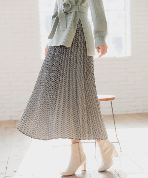 archives（アルシーヴ）の「チェックプリーツロングスカート（スカート・レディース・ブラック/グレー/モカ・MEDIUM）」の2枚目の写真