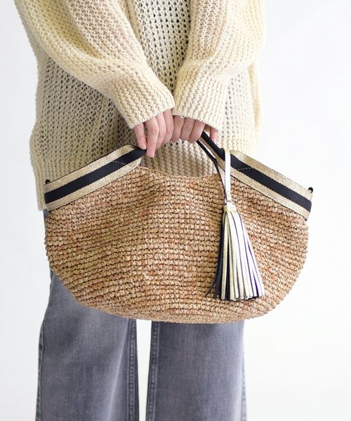 SHIPS(シップス)の「VIOLAd’ORO:2WAYラフィアトート(M)20SS◇(かごバッグ・レディース・ベージュ/キャメル・ONE SIZE)」の2枚目の写真