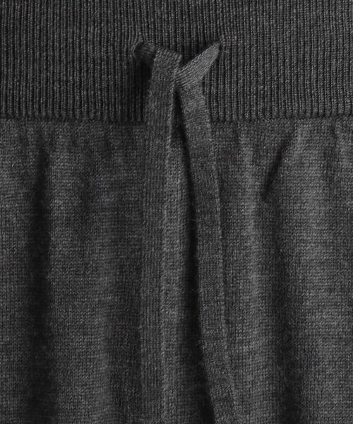 LOEFF(ロエフ)の「<LOEFF(ロエフ)> ドライウール ニット トラックパンツ MEN'S(その他パンツ・メンズ・ダークグレー/ベージュ・2/1)」の6枚目の写真