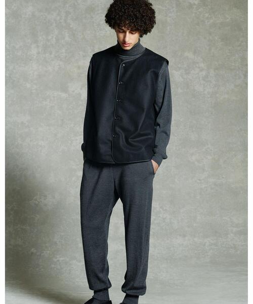 LOEFF(ロエフ)の「<LOEFF(ロエフ)> ドライウール ニット トラックパンツ MEN'S(その他パンツ・メンズ・ダークグレー/ベージュ・2/1)」の11枚目の写真