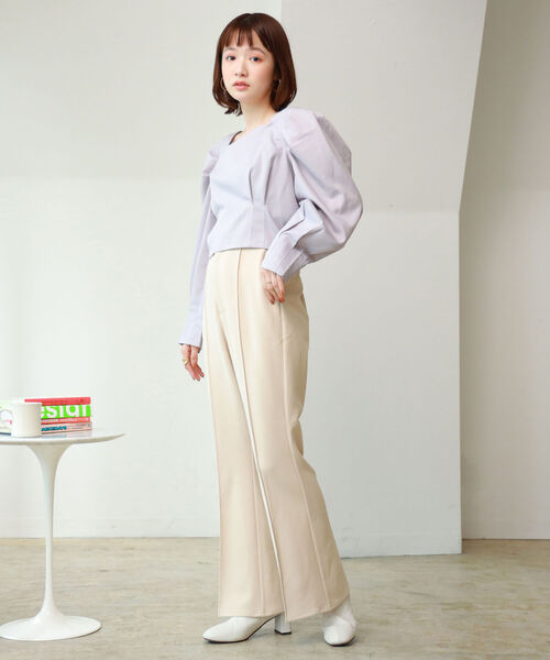 BeAMS DOT(ビームスドット)の「【WEB限定】BeAMS DOT / フレアスラックスパンツ(その他パンツ・レディース・ベージュ/ブルー/ブラック・MEDIUM/SMALL)」の4枚目の写真