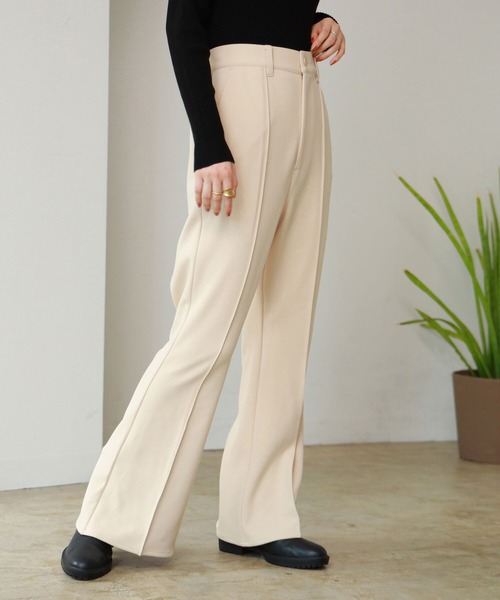 BeAMS DOT(ビームスドット)の「【WEB限定】BeAMS DOT / フレアスラックスパンツ(その他パンツ・レディース・ベージュ/ブルー/ブラック・MEDIUM/SMALL)」の3枚目の写真