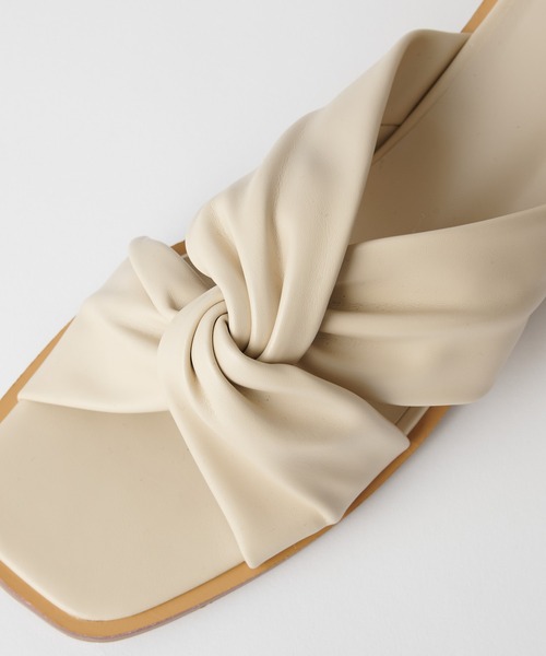 COLONY 2139（コロニートゥーワンスリーナイン）の「ねじりミュールサンダル（サンダル・レディース・ブラック/アイボリー/モカ・23cm/24cm/25cm）」の18枚目の写真