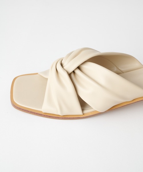 COLONY 2139（コロニートゥーワンスリーナイン）の「ねじりミュールサンダル（サンダル・レディース・ブラック/アイボリー/モカ・23cm/24cm/25cm）」の13枚目の写真