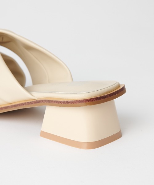 COLONY 2139（コロニートゥーワンスリーナイン）の「ねじりミュールサンダル（サンダル・レディース・ブラック/アイボリー/モカ・23cm/24cm/25cm）」の9枚目の写真