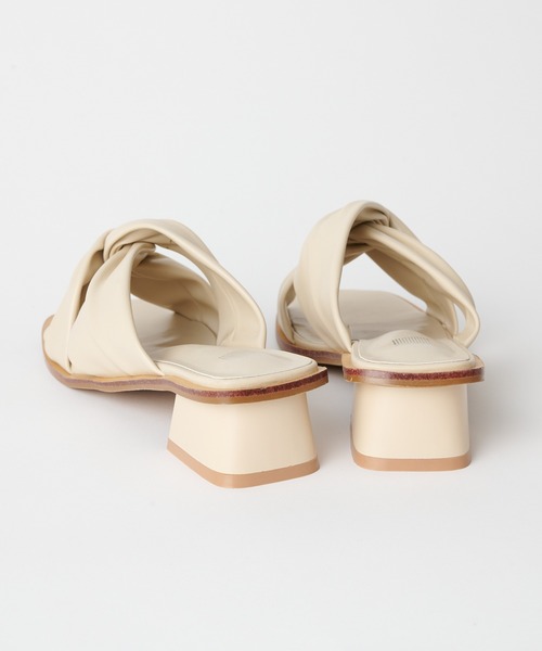 COLONY 2139（コロニートゥーワンスリーナイン）の「ねじりミュールサンダル（サンダル・レディース・ブラック/アイボリー/モカ・23cm/24cm/25cm）」の17枚目の写真