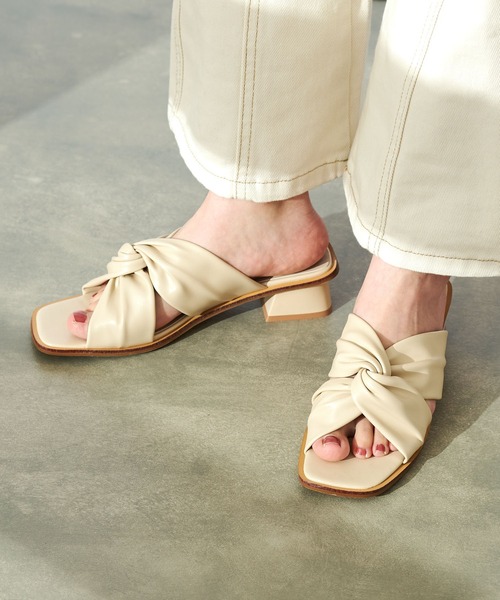 COLONY 2139（コロニートゥーワンスリーナイン）の「ねじりミュールサンダル（サンダル・レディース・ブラック/アイボリー/モカ・23cm/24cm/25cm）」の20枚目の写真