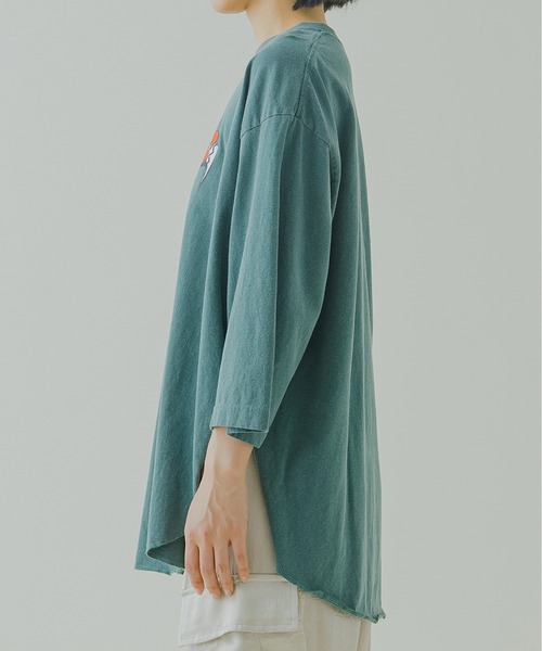 kha:ki（カーキ）の「「KHA:KI / カーキ」ヘムラウンドピグメントオーバーダイティーシャツ"GARMENT DYE 3Q TEE "PLEASURE""（Tシャツ/カットソー・レディース・ホワイト/ブラック/グリーン・1）」の11枚目の写真