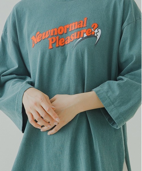 kha:ki（カーキ）の「「KHA:KI / カーキ」ヘムラウンドピグメントオーバーダイティーシャツ"GARMENT DYE 3Q TEE "PLEASURE""（Tシャツ/カットソー・レディース・ホワイト/ブラック/グリーン・1）」の9枚目の写真