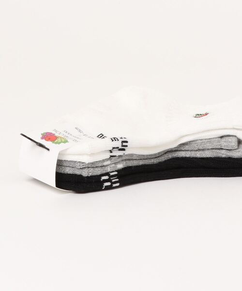 FRUIT OF THE LOOM（フルーツオブザルーム）の「クオーター丈刺繍3P/ キッズ / クォーター丈ソックス / ３足セット（ソックス/靴下・キッズ・マルチ/グレー/ブラック・13cm-15cm/16cm-18cm）」の4枚目の写真