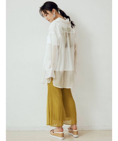 MURUA（ムルーア）の「シャイニーシアーシャツ（シャツ/ブラウス・レディース・ホワイト/グレー/ライトグリーン/その他1・FREE）」の15枚目の写真