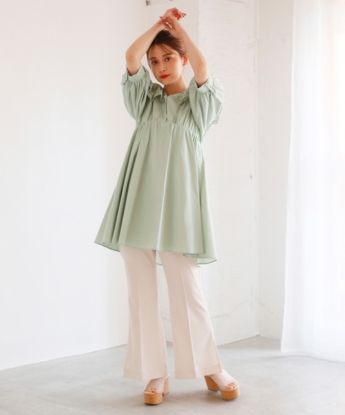 one after another NICE CLAUP(ワンアフターアナザーナイスクラップ)の「【Web限定】ビックカラ―コットンレースチュニック(チュニック・レディース・オフホワイト/ブラック/ミント・FREE)」の9枚目の写真