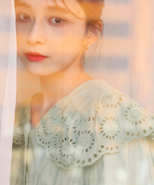 one after another NICE CLAUP(ワンアフターアナザーナイスクラップ)の「【Web限定】ビックカラ―コットンレースチュニック(チュニック・レディース・オフホワイト/ブラック/ミント・FREE)」の13枚目の写真