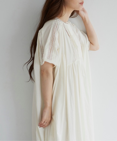 Libra Cue(リブラ キュー)の「梯子レースリラックスボリュームワンピース(ワンピース・レディース・ホワイト/ブラック/ネイビー・FREE)」の13枚目の写真