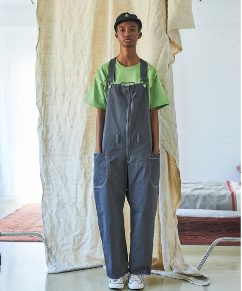 AlexanderLeeChang（アレキサンダーリーチャン）の「AlexanderLeeChang/アレキサンダーリーチャン OVERALLS 21 オーバーオール21 AC042106（サロペット/オーバーオール・メンズ・チャコールグレー/ベージュ/パープル・2/3）」の2枚目の写真