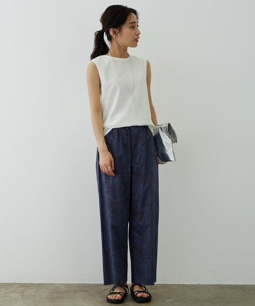 SALON adam et rope'（サロン アダム エ ロペ）の「リバティプリントストレートリラックスパンツ（その他パンツ・レディース・ネイビー/ピンク・FREE）」の14枚目の写真