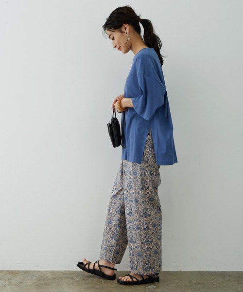 SALON adam et rope'（サロン アダム エ ロペ）の「リバティプリントストレートリラックスパンツ（その他パンツ・レディース・ネイビー/ピンク・FREE）」の18枚目の写真