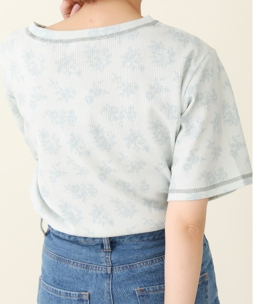 sakishimatokyo（サキシマトーキョー）の「【ZOZO限定】サキシマamp「レトロボタニカル柄配色TEE」（Tシャツ/カットソー・レディース・ブラック/ベージュ/グレー/オフホワイト/グリーン・FREE）」の5枚目の写真