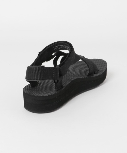 Teva(テバ)の「Teva MIDFORM ARIVACA(サンダル・レディース・ブラック・6/7)」の2枚目の写真