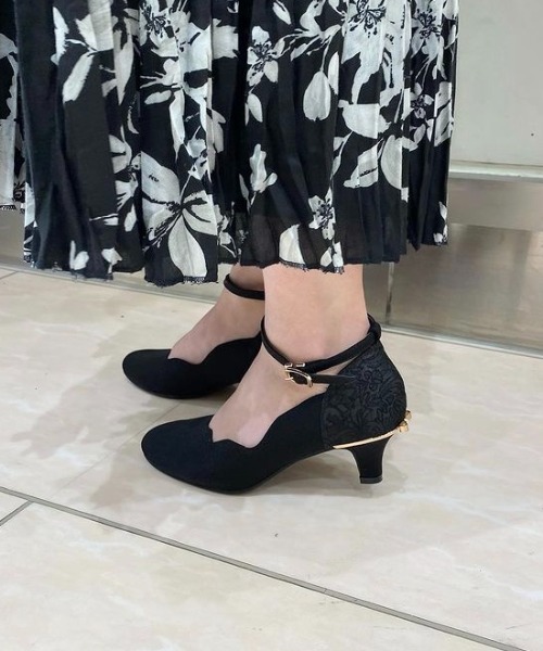 JELLY BEANS（ジェリービーンズ）の「ヒールリボンフラワーカットパンプス<ふわさら>(204-42717)JELLY BEANS(ジェリービーンズ)（パンプス・レディース・ブラック/ピンク/ダークベージュ/ライトグレー/スモークピンク・23/24/24.5/23.5/22.5/21.5/22/25/25.5）」の9枚目の写真